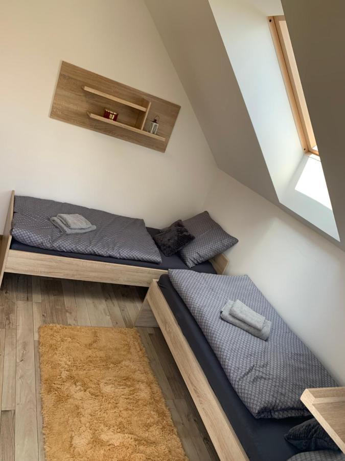 Cozy 2-Bedroom Vacation Apartment With Entire Top Floor Gaj (Lesser Poland) Exterior foto