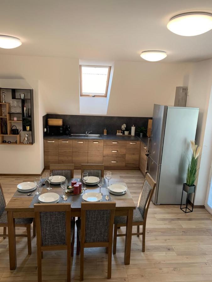 Cozy 2-Bedroom Vacation Apartment With Entire Top Floor Gaj (Lesser Poland) Exterior foto