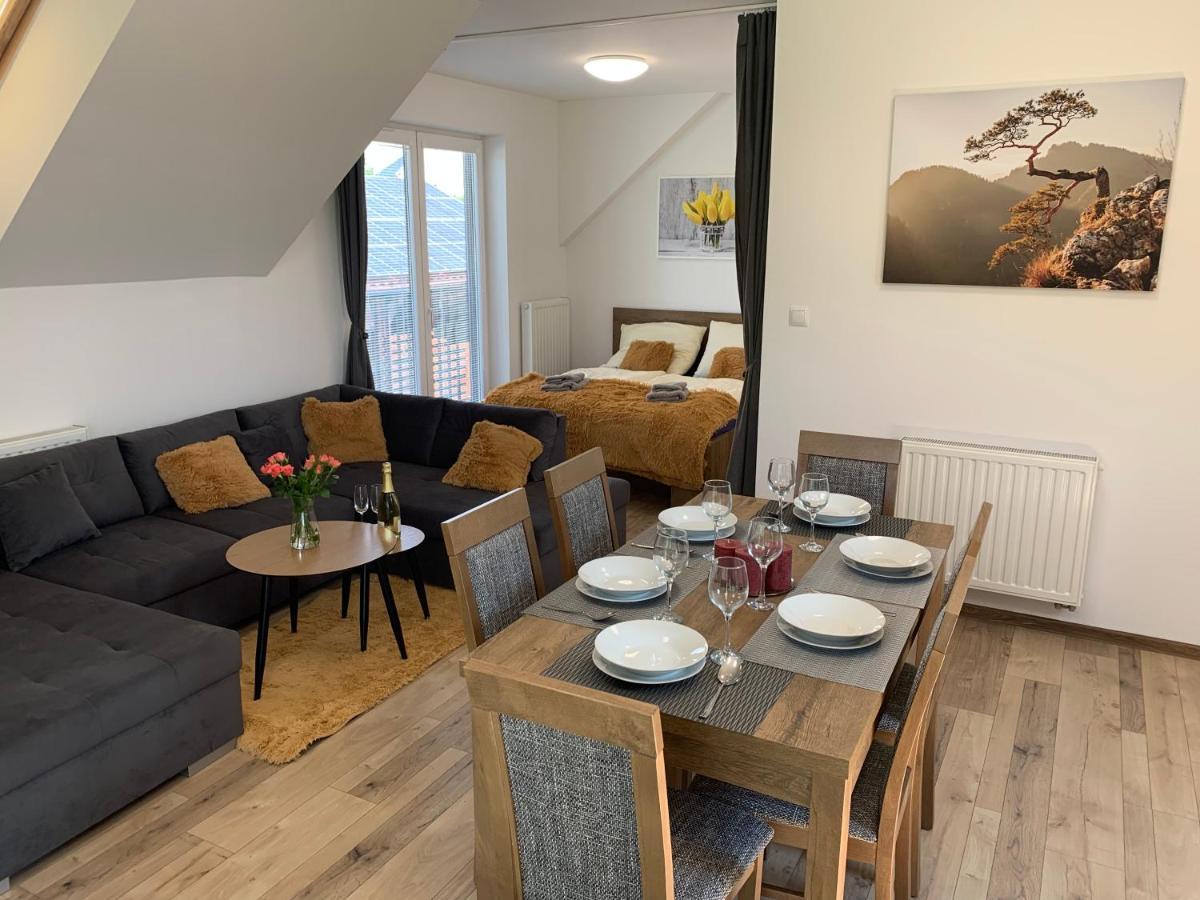 Cozy 2-Bedroom Vacation Apartment With Entire Top Floor Gaj (Lesser Poland) Exterior foto