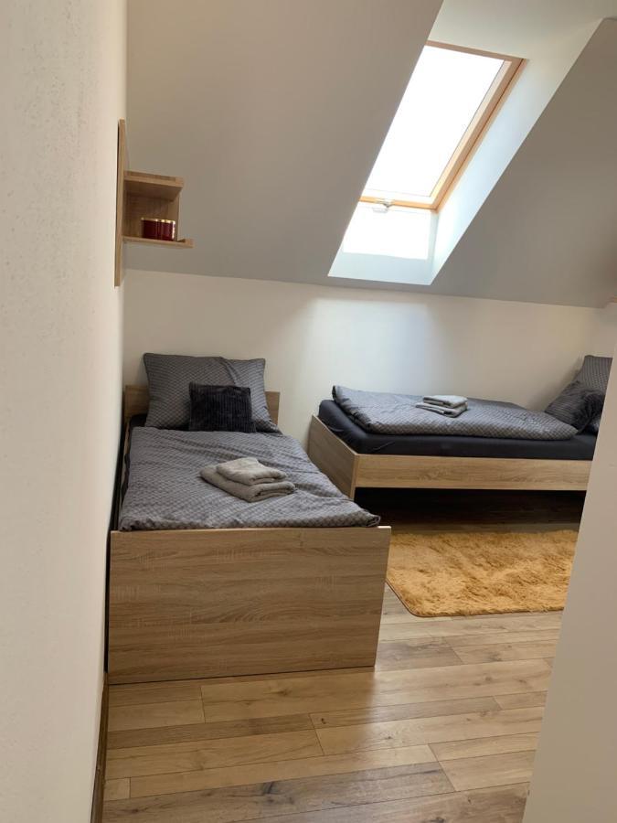 Cozy 2-Bedroom Vacation Apartment With Entire Top Floor Gaj (Lesser Poland) Exterior foto
