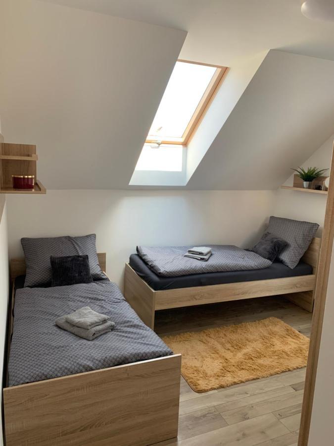 Cozy 2-Bedroom Vacation Apartment With Entire Top Floor Gaj (Lesser Poland) Exterior foto