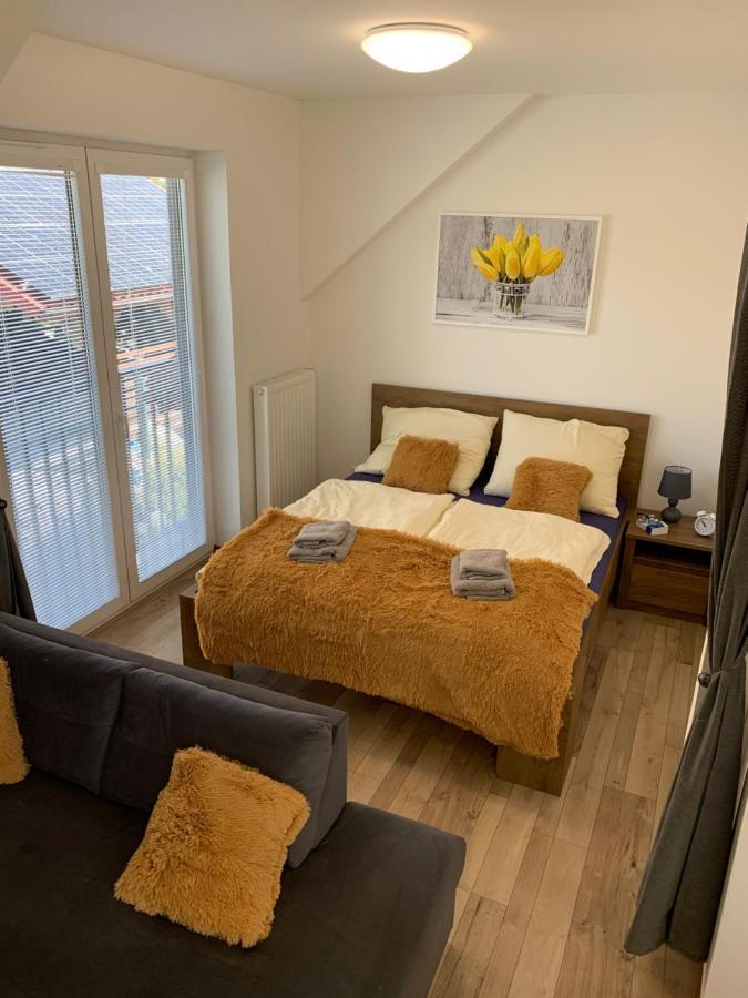 Cozy 2-Bedroom Vacation Apartment With Entire Top Floor Gaj (Lesser Poland) Exterior foto